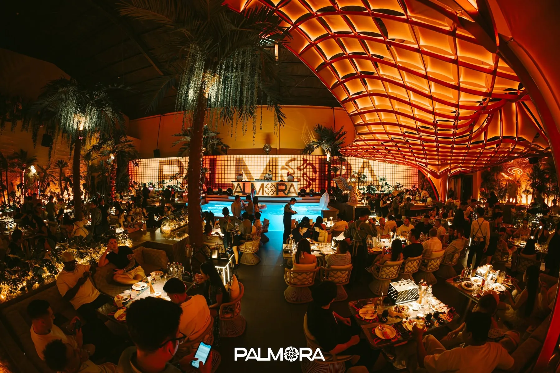 Dress code nightlife tại Palmora Saigon